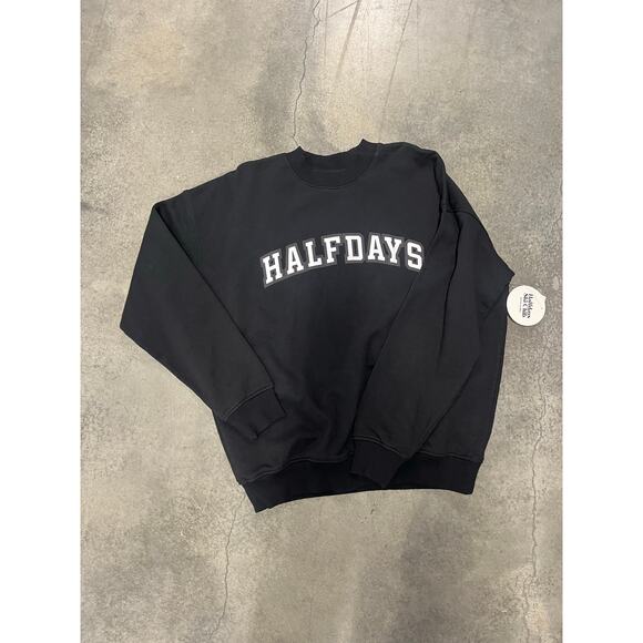 Halfdays Women’s Ski Club Crewneck Sweatshirt Black Size 1  (XS/S) NWT $95 - Picture 1 of 5